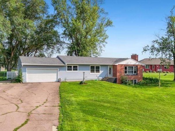 1708 W Cherry, Vermillion, SD 57069