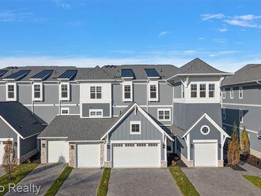 480 Mystic Cove Lane, Lake Orion Vlg, MI 48362