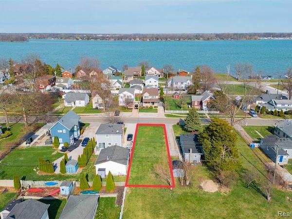 00 Adams Adams, Gibraltar, MI 48173