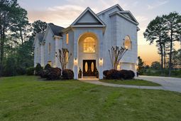 292 Portrush Loop photo 4