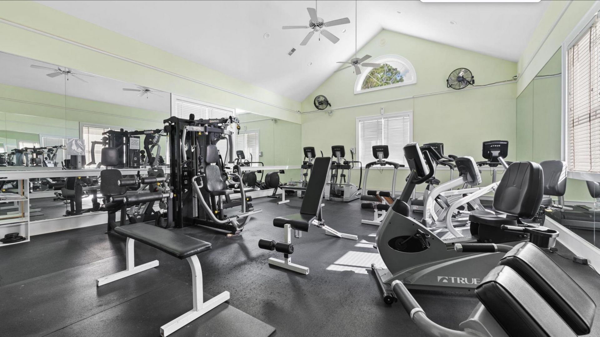 292 Portrush Loop Photo 84