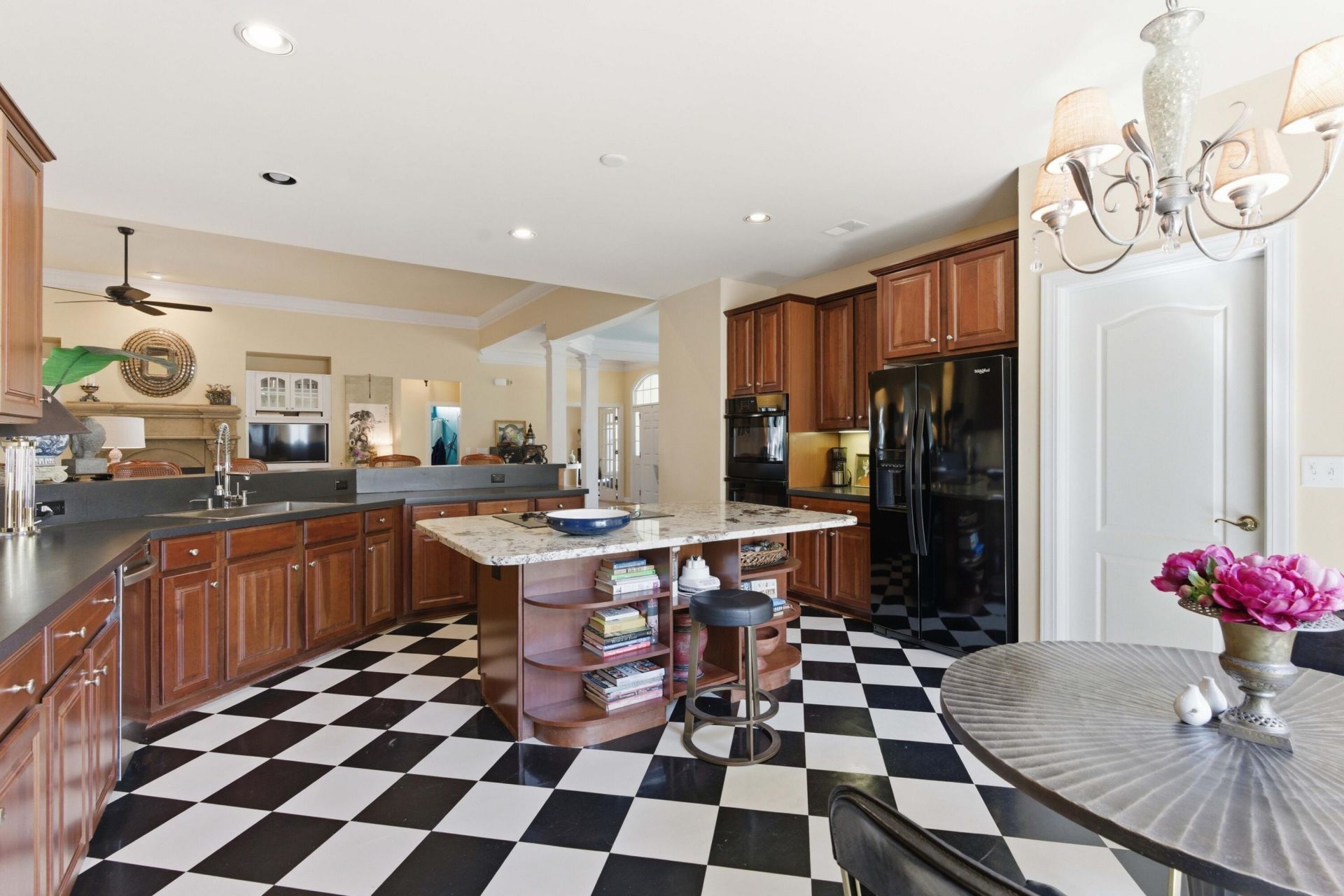 1596 Oakhurst Drive Photo 24