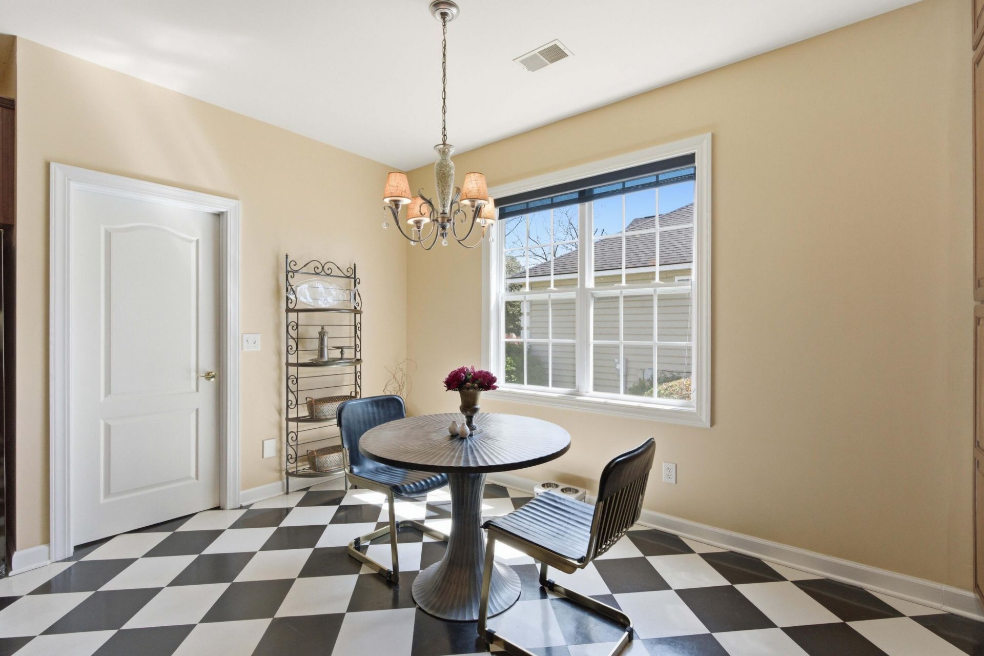 1596 Oakhurst Drive Photo 29