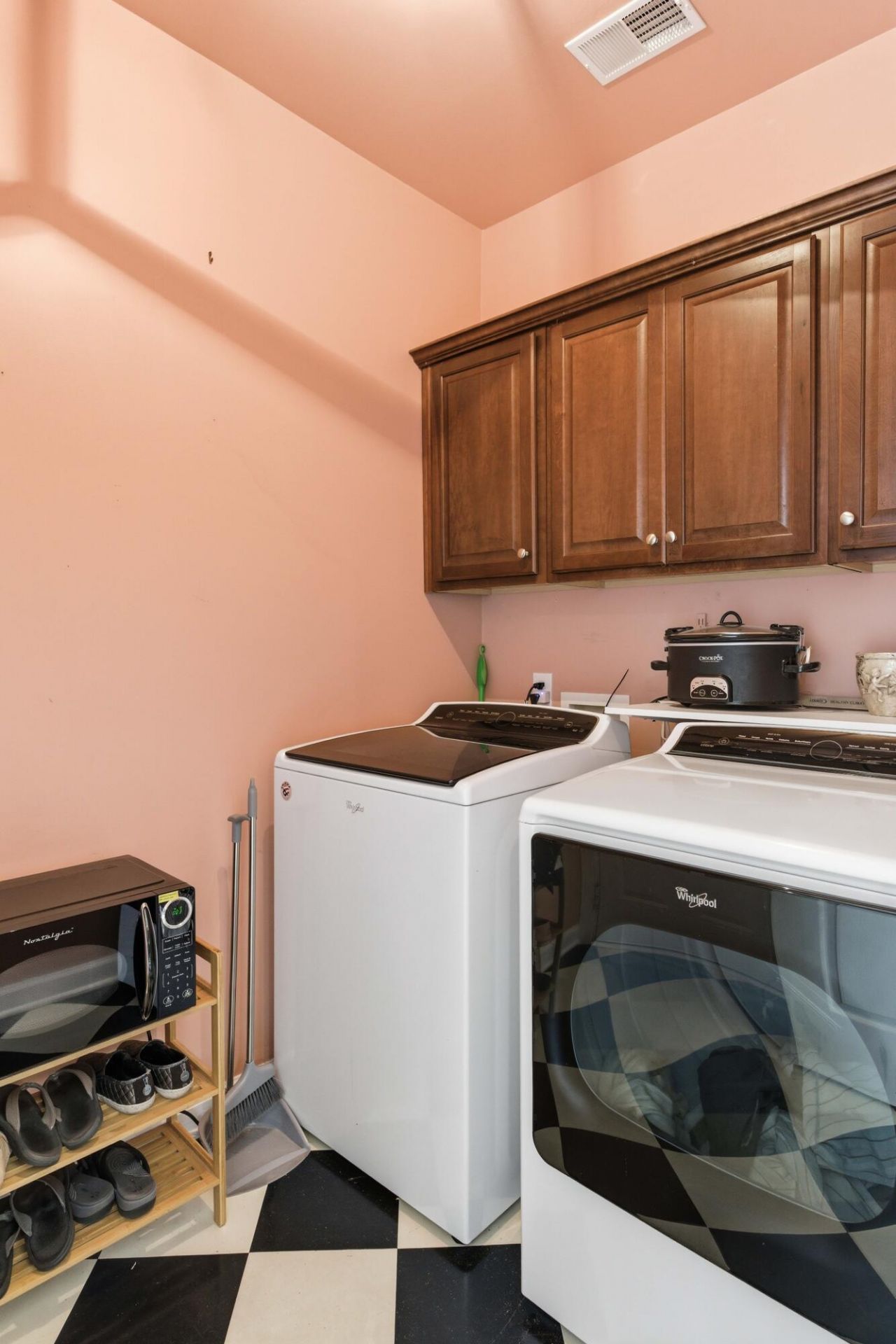 1596 Oakhurst Drive Photo 34