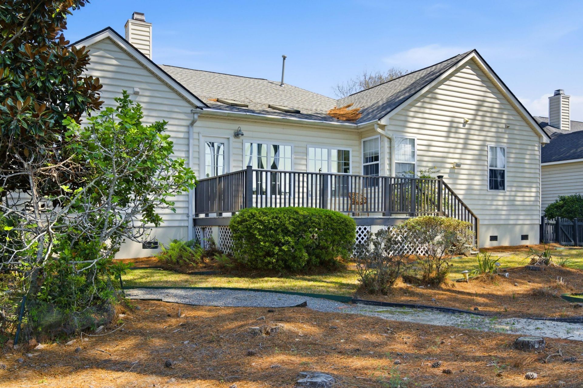 1596 Oakhurst Drive Photo 35