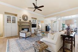 1596 Oakhurst Drive photo 4