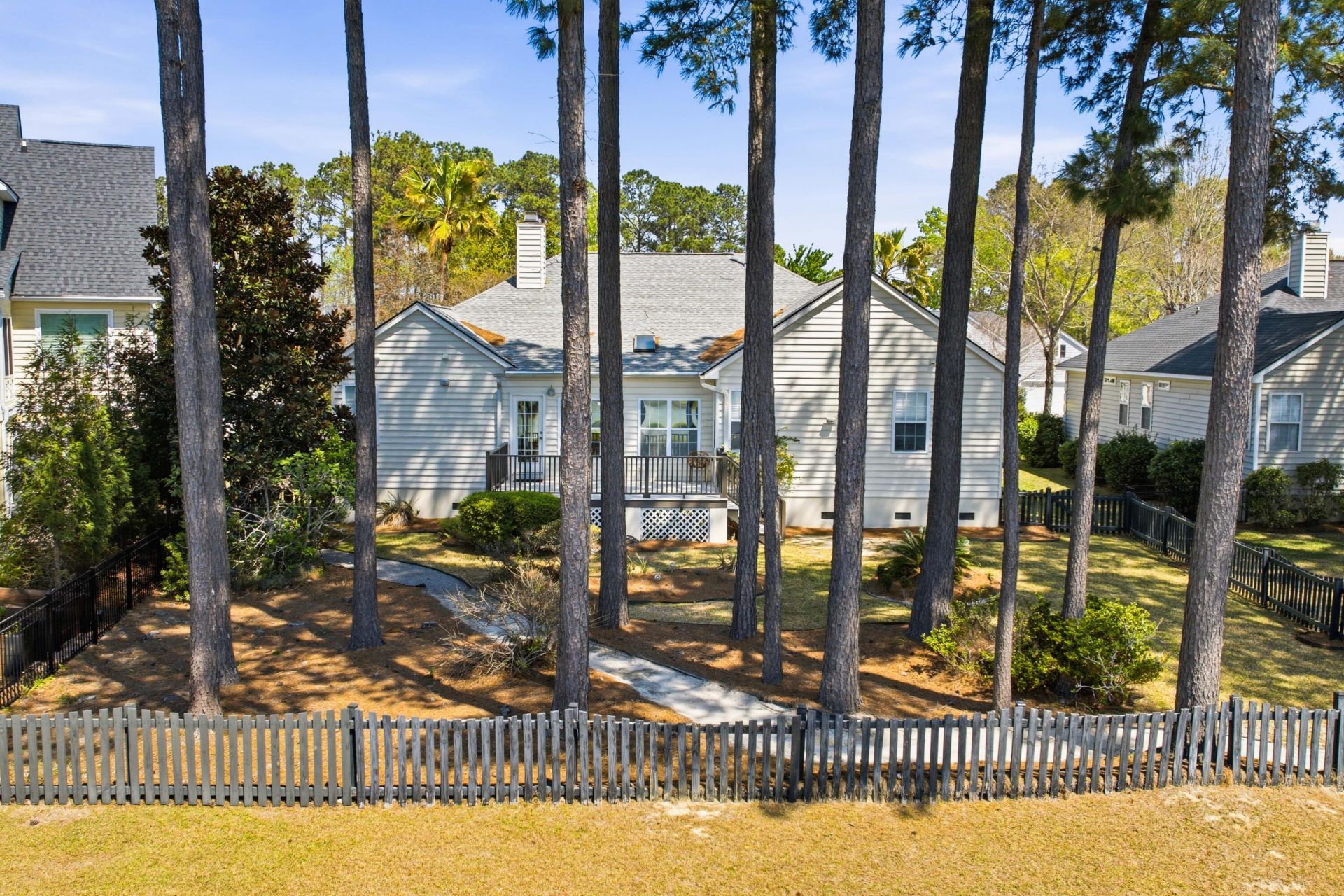 1596 Oakhurst Drive Photo 46