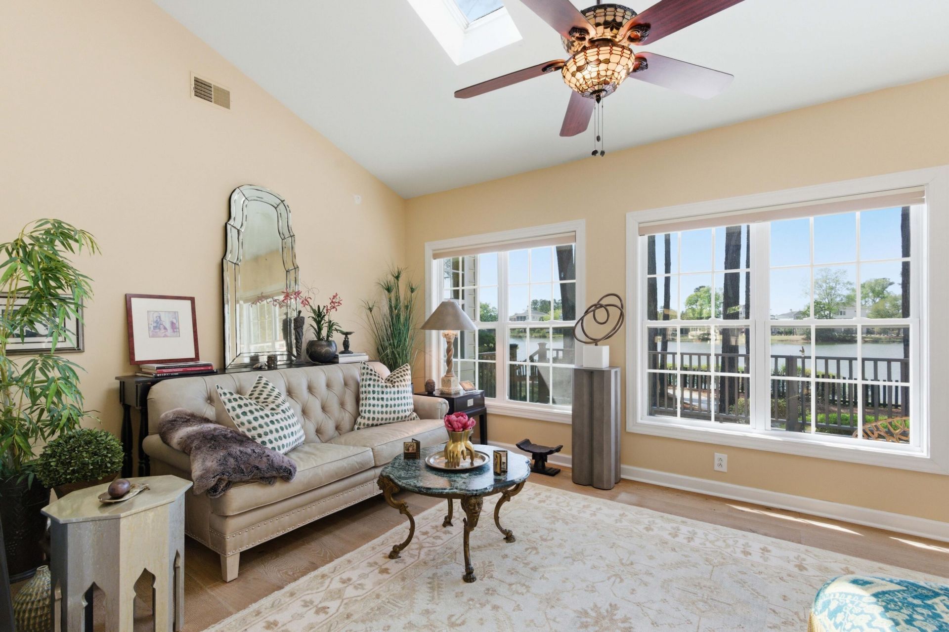 1596 Oakhurst Drive Photo 9