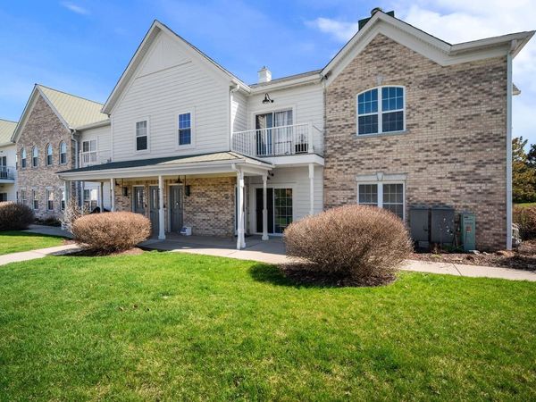 2720 Northview ROAD, Unit 33, Waukesha, WI 53188