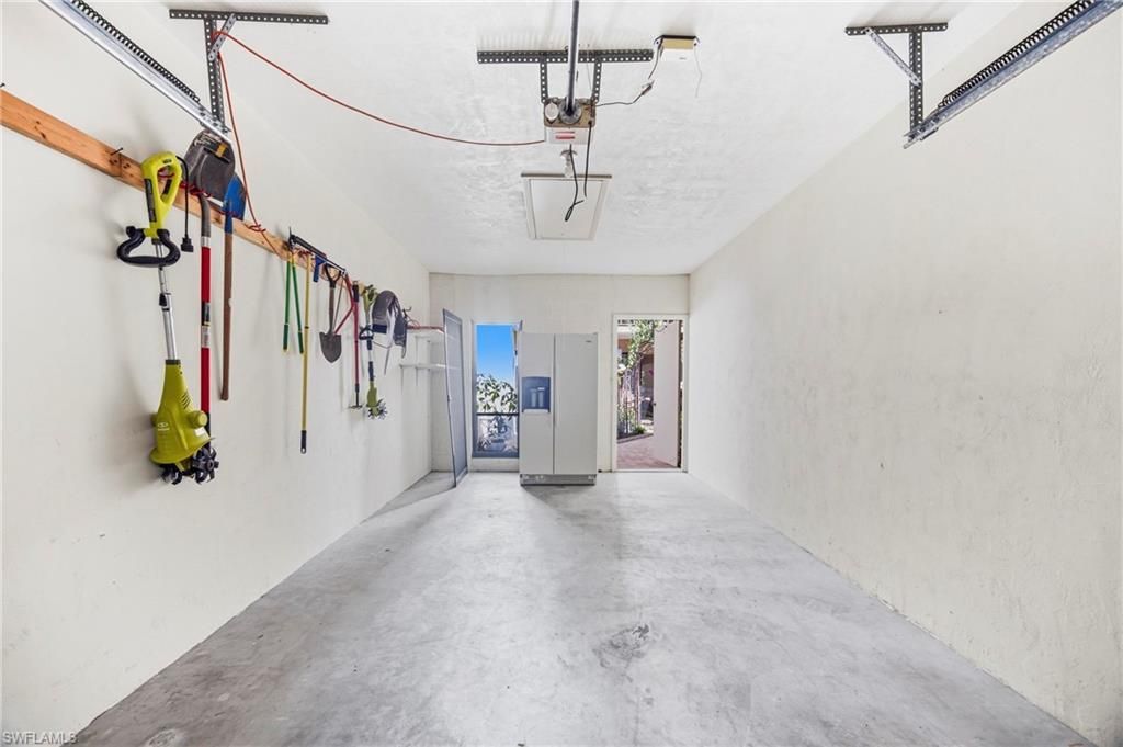 517 Lake Louise Cir, Unit 103, Naples, FL 34110 Photo