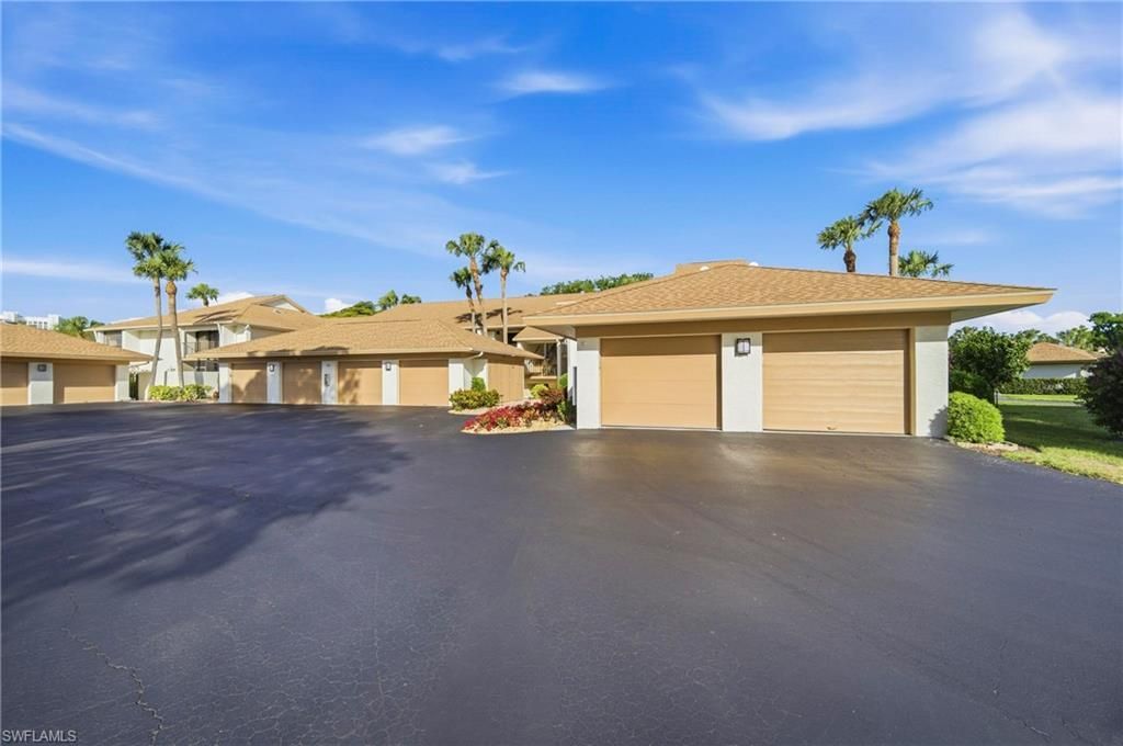 517 Lake Louise Cir, Unit 103, Naples, FL 34110 Photo