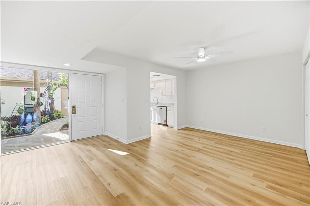 517 Lake Louise Cir, Unit 103, Naples, FL 34110 Photo