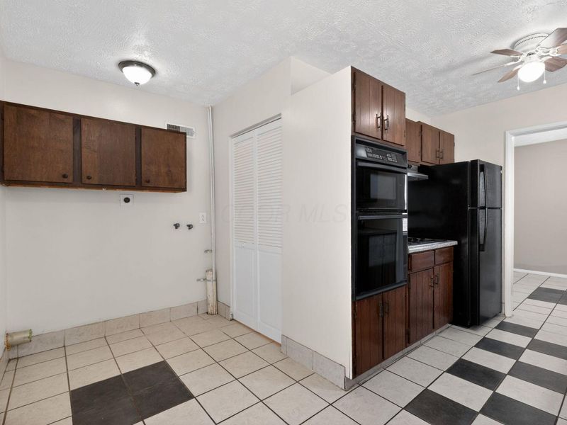 1819 Ransburg Avenue , Columbus, OH 43223 Photo 12