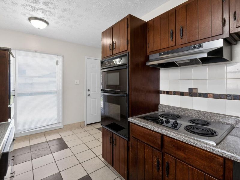 1819 Ransburg Avenue , Columbus, OH 43223 Photo 16