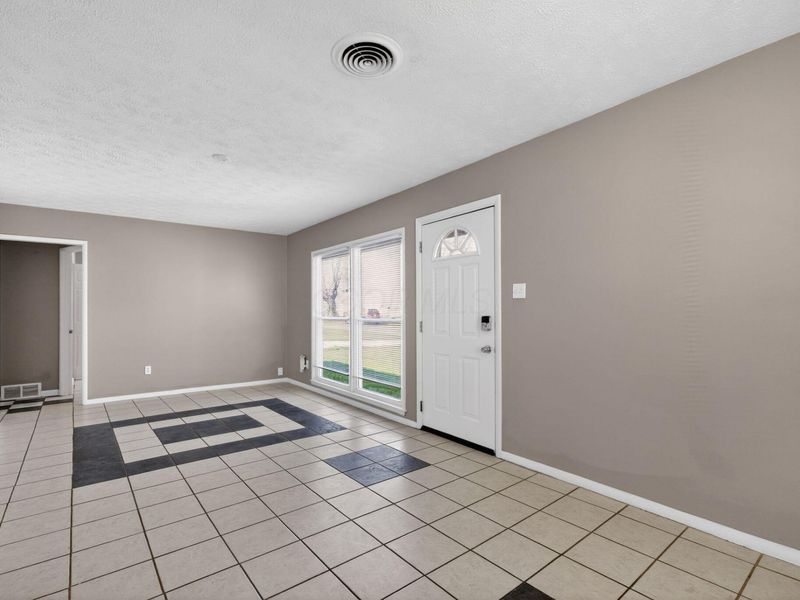 1819 Ransburg Avenue , Columbus, OH 43223 Photo 5