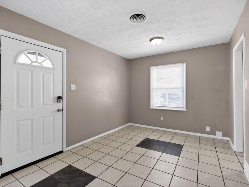 1819 Ransburg Avenue , Columbus, OH 43223 Photo 6