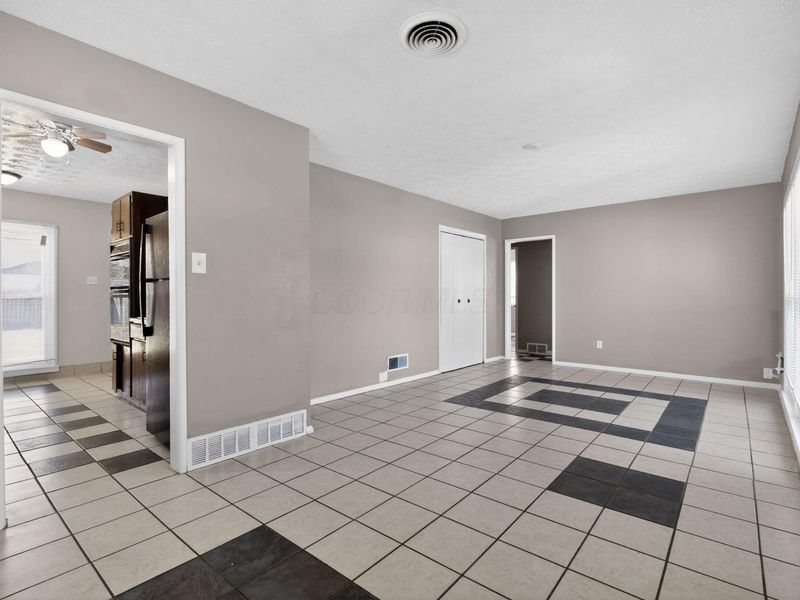 1819 Ransburg Avenue , Columbus, OH 43223 Photo 8