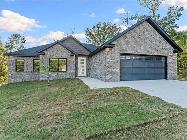 2 Kolman Lane , Bella Vista, AR 72715