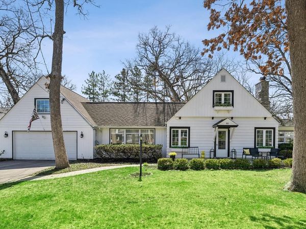 261 Waubun DRIVE, Fontana, WI 53125