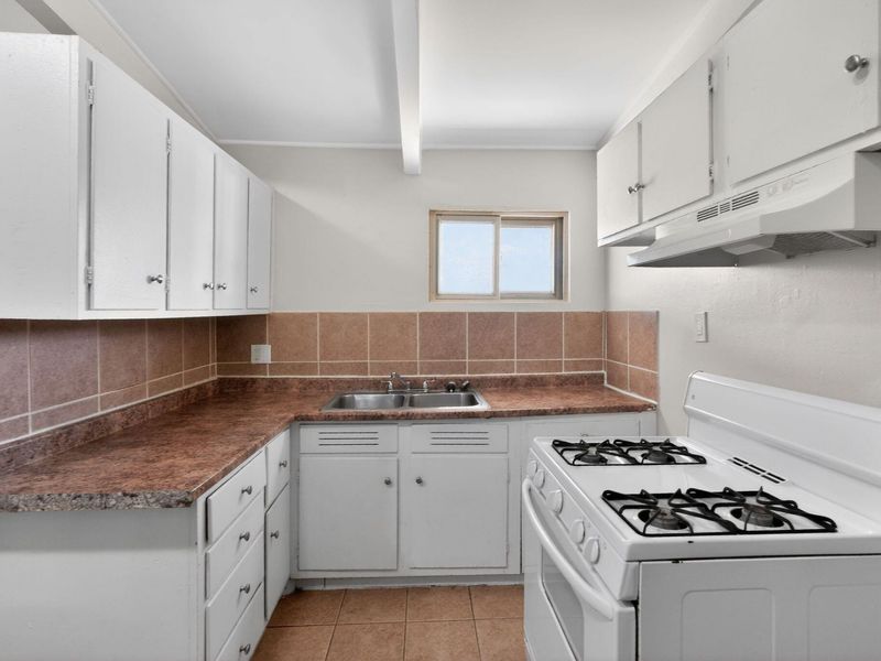 1672 Duxberry Avenue , Columbus, OH 43219 Photo 14