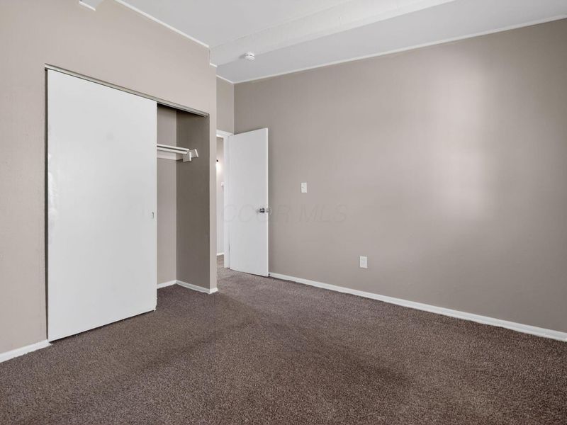 1672 Duxberry Avenue , Columbus, OH 43219 Photo 18