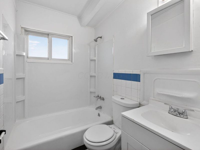 1672 Duxberry Avenue , Columbus, OH 43219 Photo 21