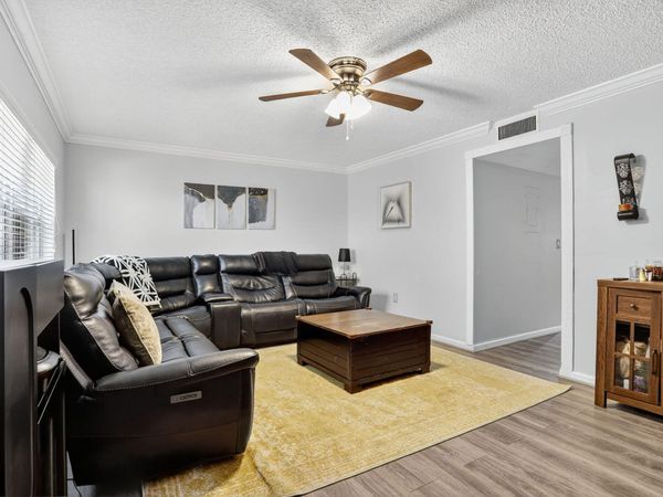 9050 NW 28th Street, Unit 123, Coral Springs, FL 33065