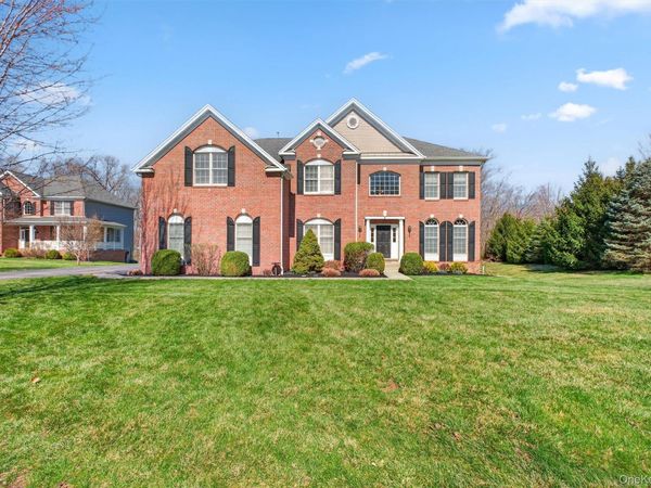 2 Holly Crescent, Hopewell Junction, NY 12533