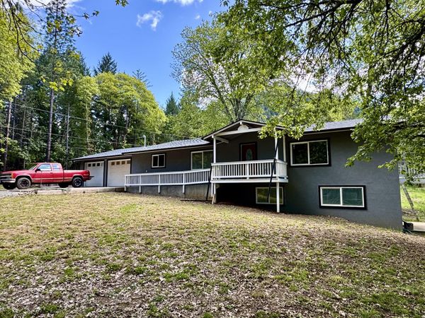 380 Dexter Way, Grants Pass, OR 97527