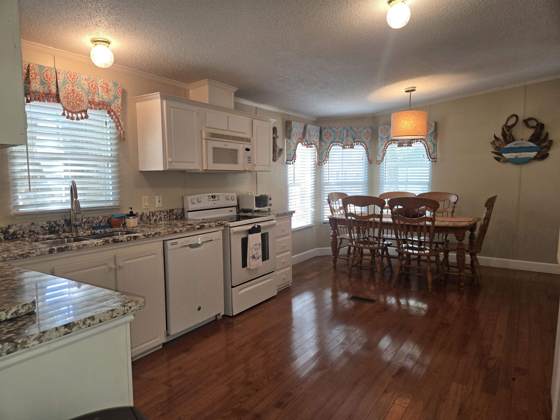 564 Lagrande Dr. Photo 14