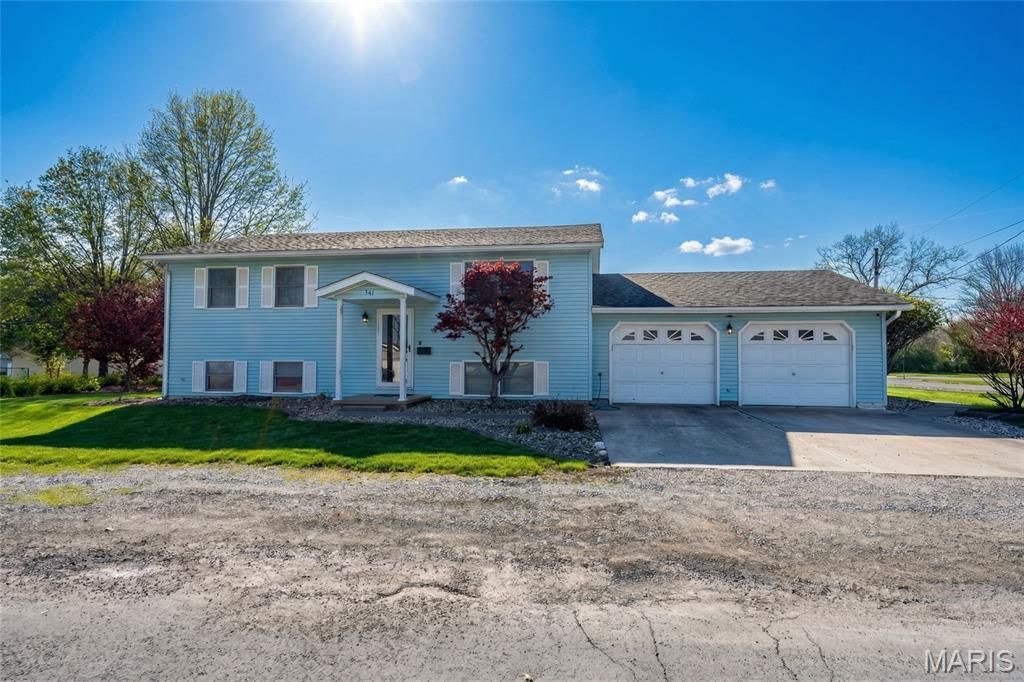 101 S Harris Street, Staunton, IL 62088 Main Photo