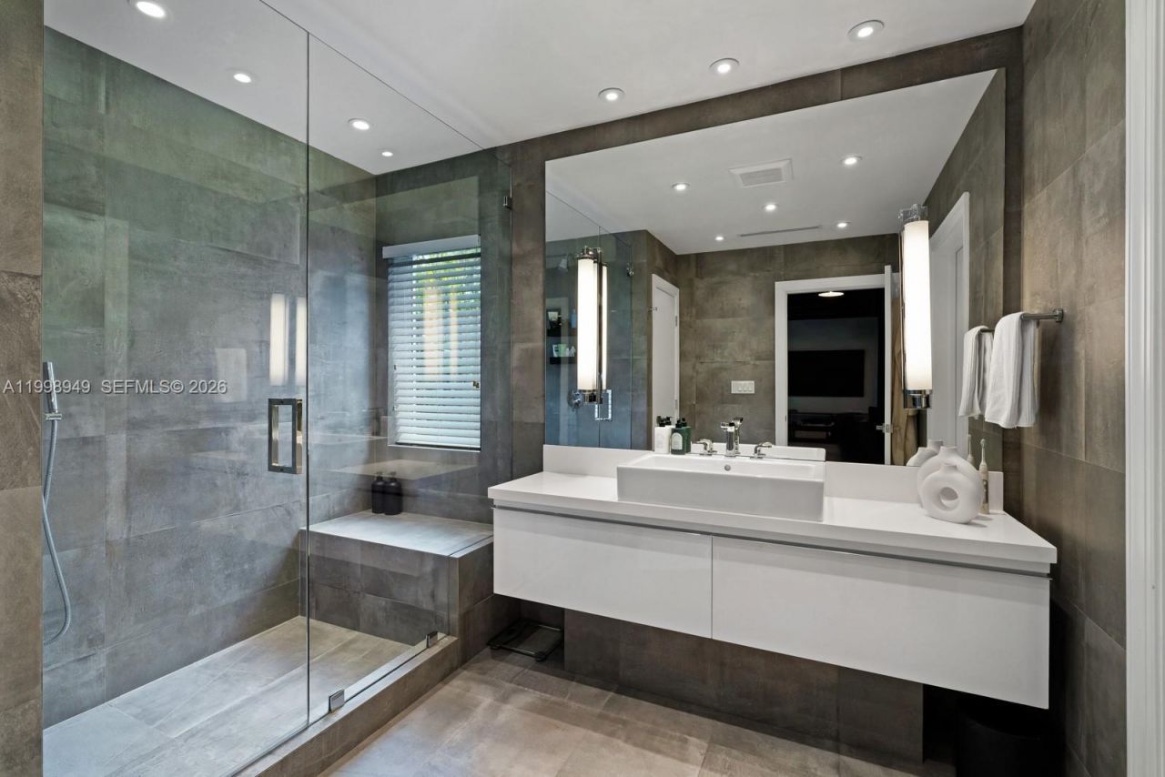 1310 Flamingo Way, Miami Beach, FL 33139 Photo