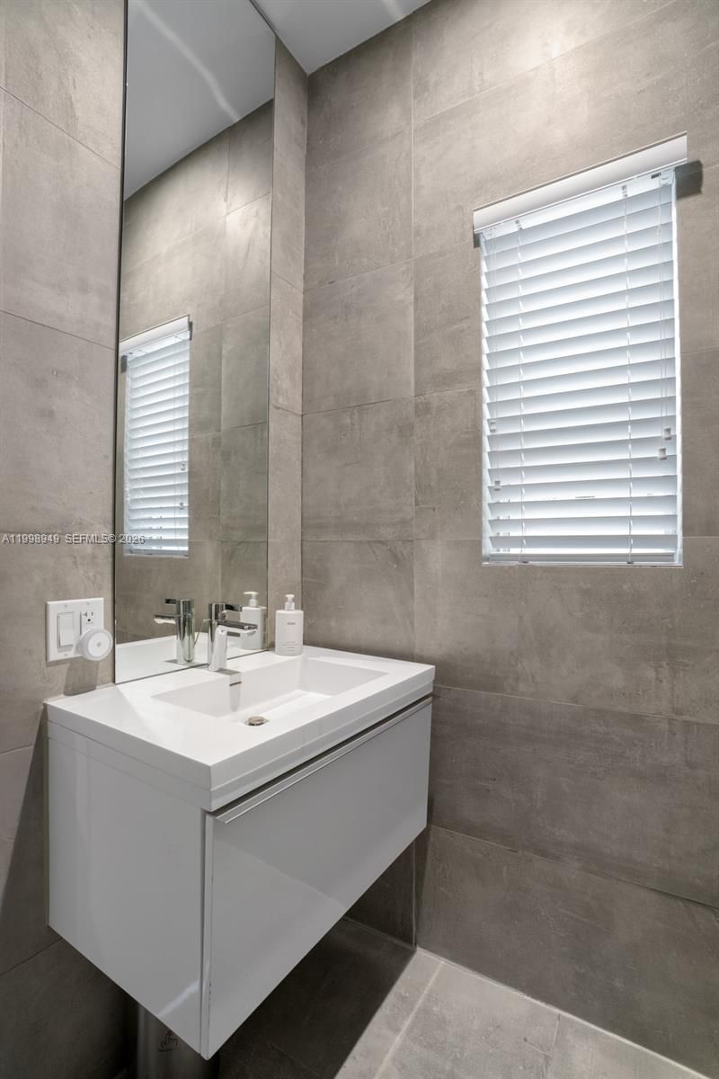 1310 Flamingo Way, Miami Beach, FL 33139 Photo