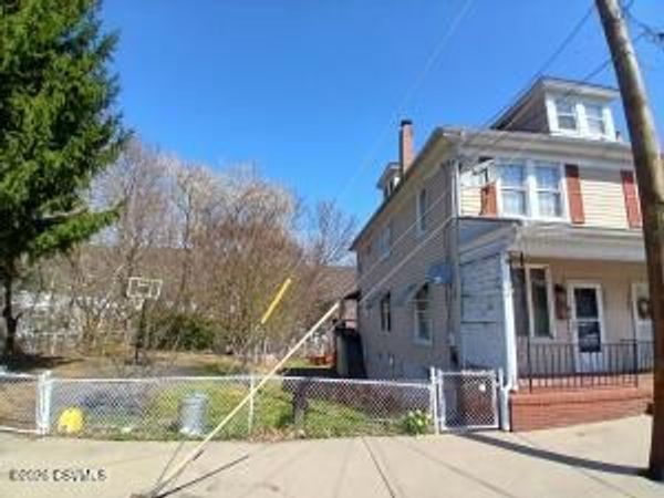 1351 W SPRUCE Street, Coal Township, PA 17866