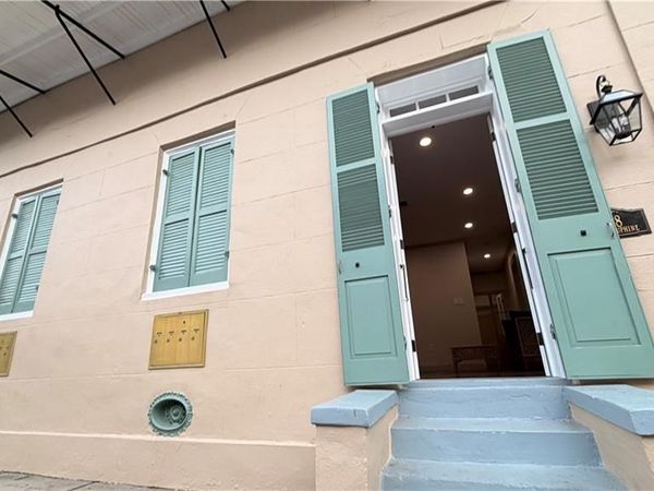 618 DAUPHINE Street, Unit 1B, New Orleans, LA 70112