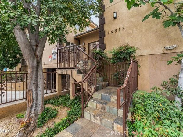 14618 Gilmore Street, Unit 16, Van Nuys, CA 91411