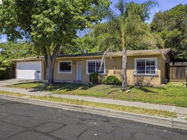 2943 Richard Ave, Concord, CA 94520