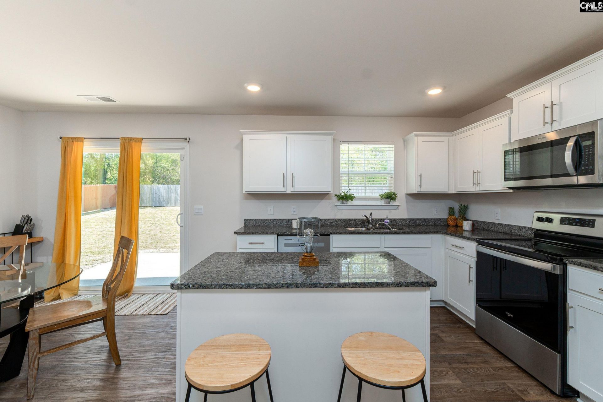 140 Carrington Drive  Photo 10