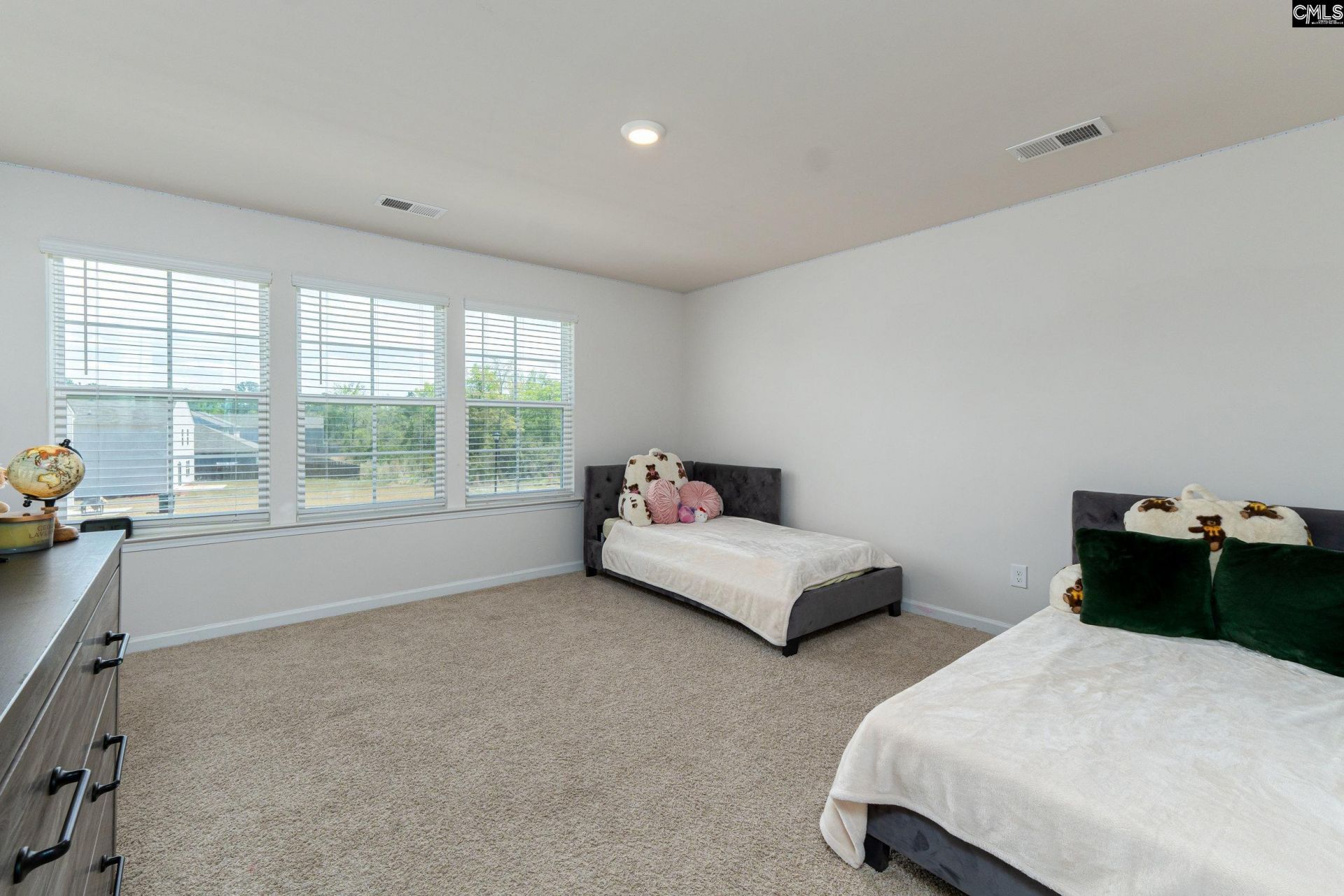 140 Carrington Drive  Photo 12