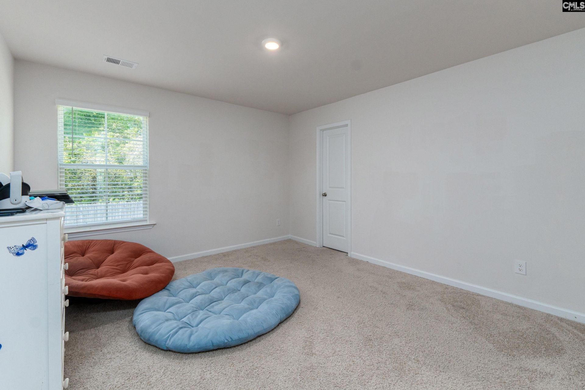 140 Carrington Drive  Photo 16