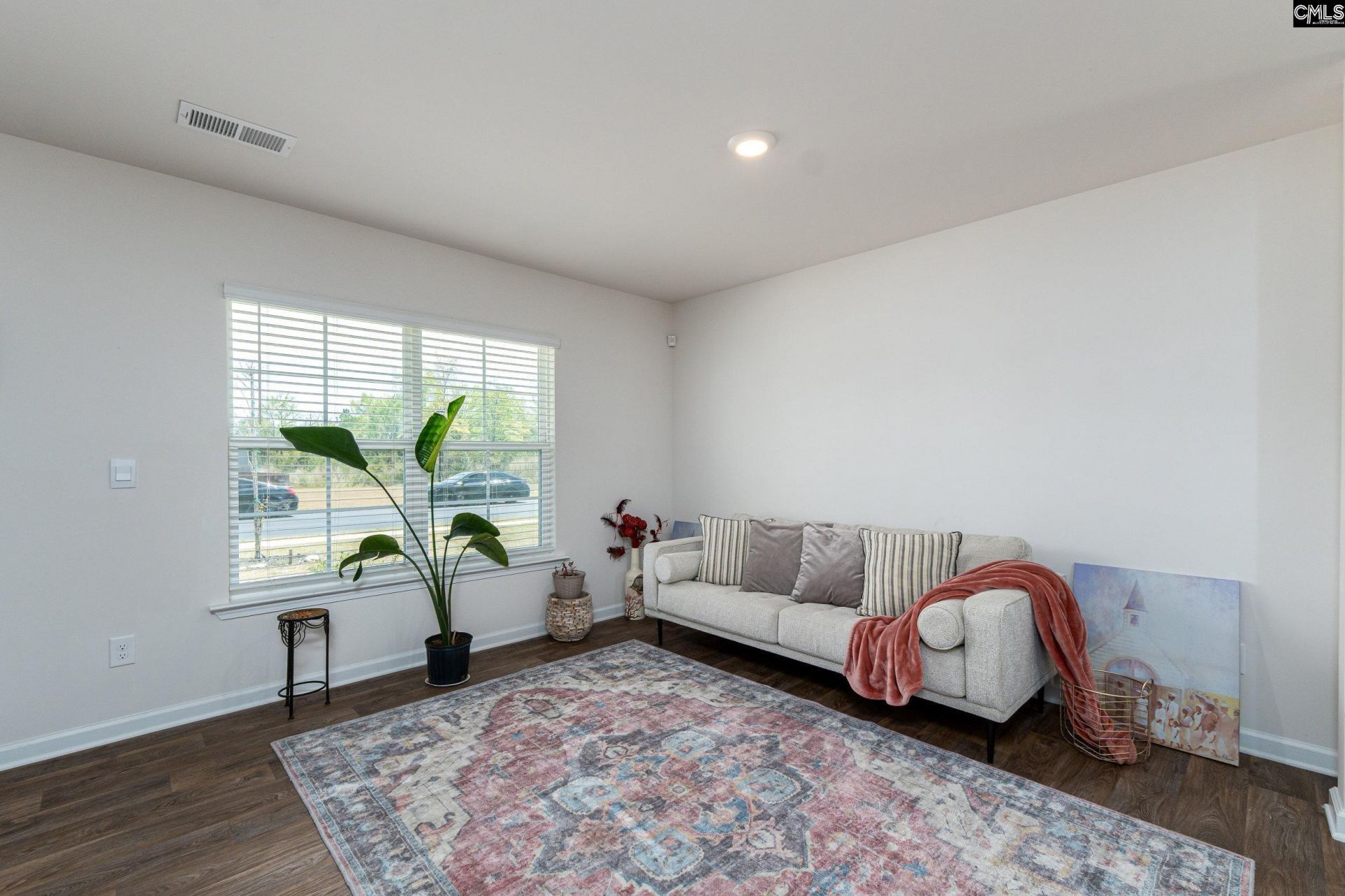 140 Carrington Drive  Photo 5