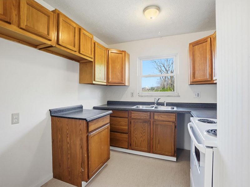 1772 E 23rd Avenue, Columbus, OH 43219 Photo 12