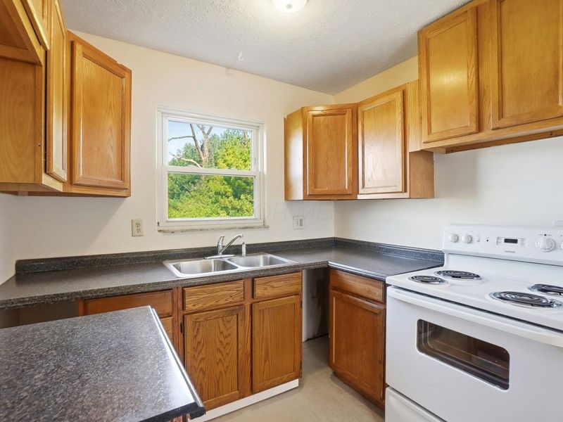 1772 E 23rd Avenue, Columbus, OH 43219 Photo 13