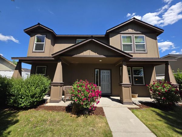1390 NE 3rd Street, Redmond, OR 97756