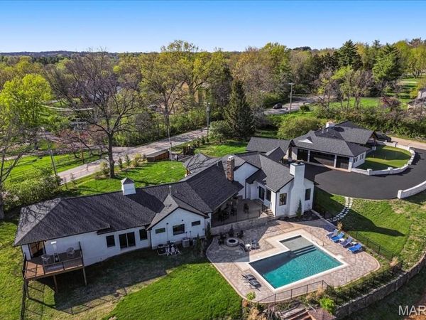 1824 Topping Road, St Louis, MO 63131