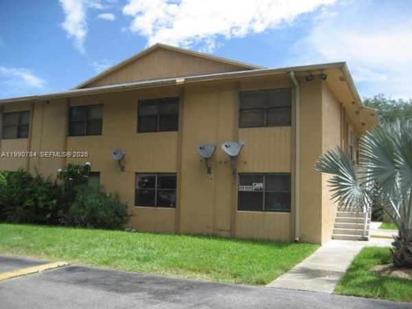 15328 SW 72 ST, Unit 8-14, Miami, FL 33193