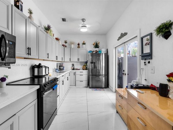 3166 NW 102nd St, Miami, FL 33147