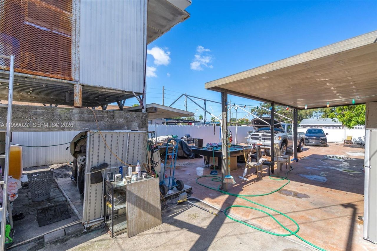 3166 NW 102nd St, Miami, FL 33147 Photo