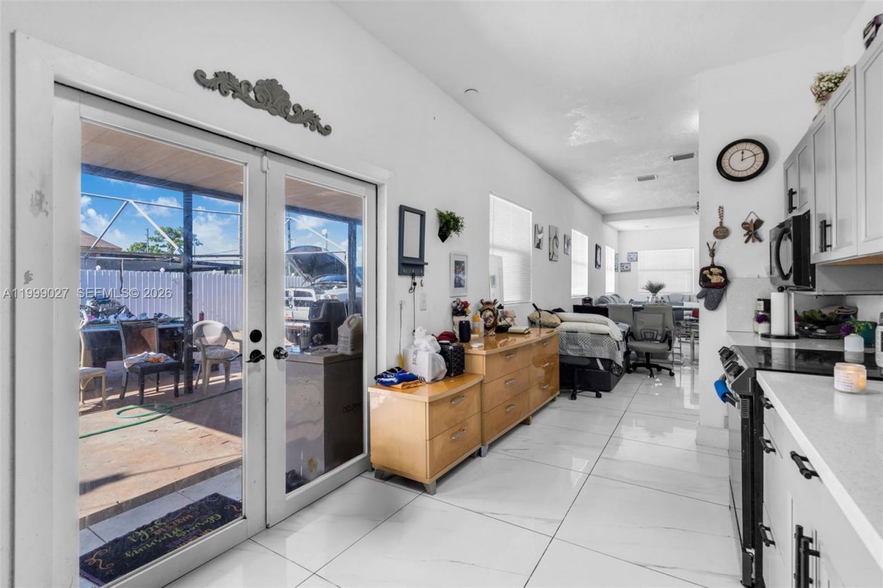 3166 NW 102nd St, Miami, FL 33147 Photo