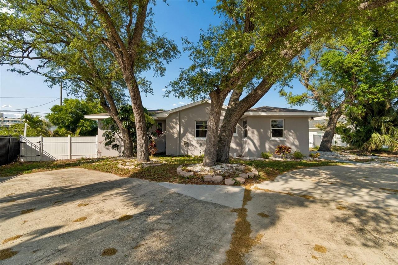 125 Harbor Bluff Drive, Largo, FL 33770 Photo